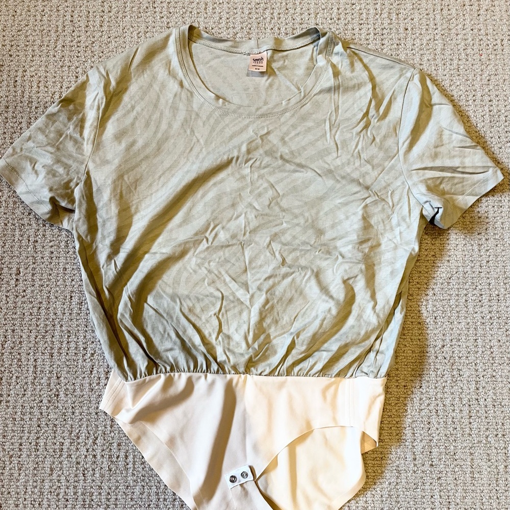Smash and Tess body suit size medium